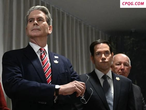 特朗普佩戴美国加拿大国旗胸针，加拿大：他自己搞的 预示关系回暖？