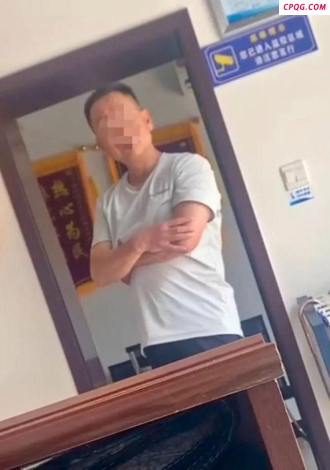 教育局回应家长反映情况被怼 工作人员态度问题引调查