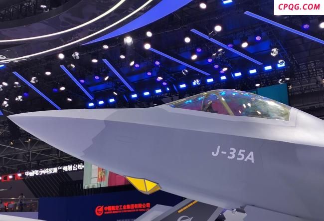 中国战机在巴黎航展炸场抢订单 全明星阵容震撼亮相