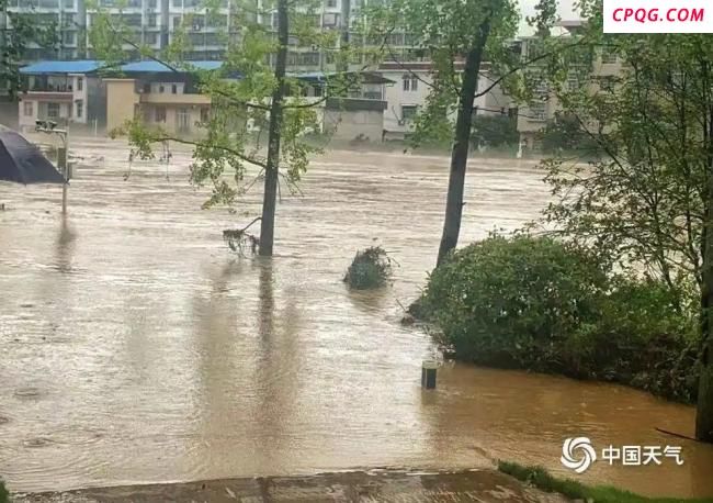 湖南龙山县600余户房屋被淹 特大暴雨引发灾情