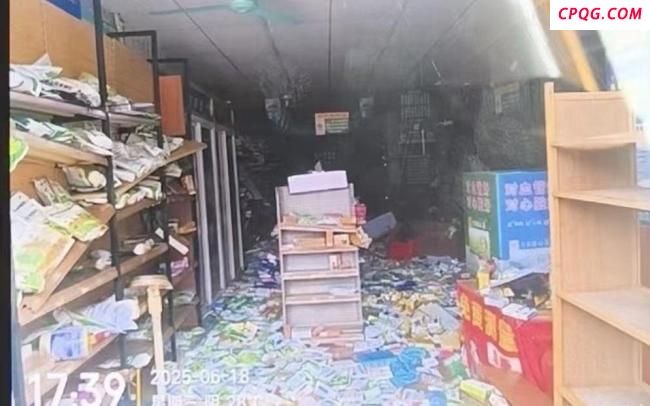 广东怀集一超市疑遭哄抢