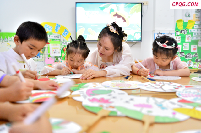 湖北保康：萌娃学民俗 快乐迎夏至