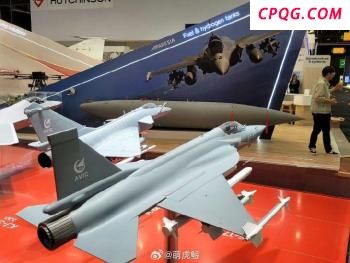 晨枫：歼-8II亮相巴黎30多年后，中国航空人可以霸气地说“不服来战” 从跟跑到领跑的飞跃