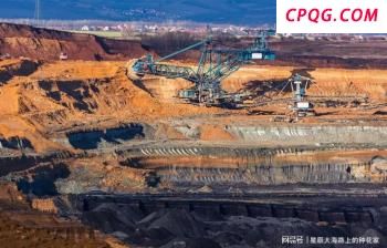 伊朗称对以袭击使用40枚导弹 新型远程导弹亮相