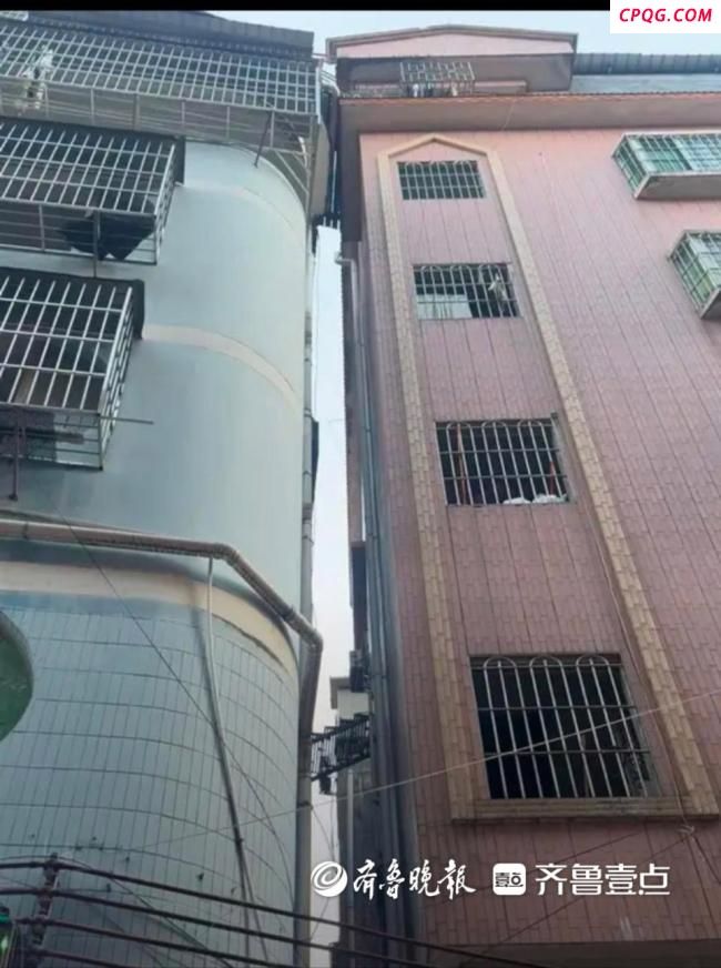 广州震后两栋楼贴在一起