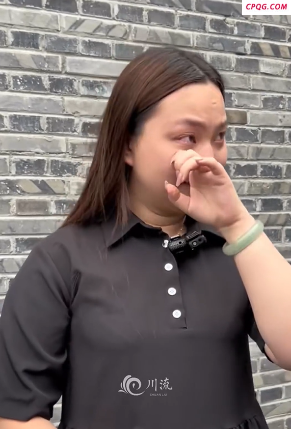 台湾青年看到日本侵华罪行潸然泪下