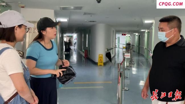 父亲回应网友4小时凑齐15万救回婴儿 全国热心妈妈接力相助