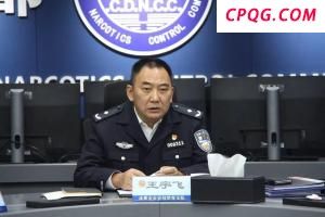 中南大学毕业典礼现温馨一幕 师生共毕业