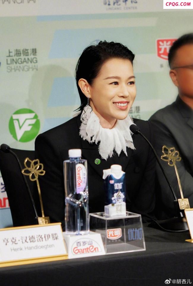 胡杏儿建议香港演员练普通话 提升内地发展机会