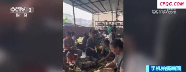 村民齐帮厨撑起救援后方食堂