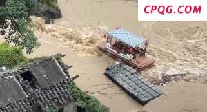 贵州凯里下司古镇景区被淹 洪水致临时闭园