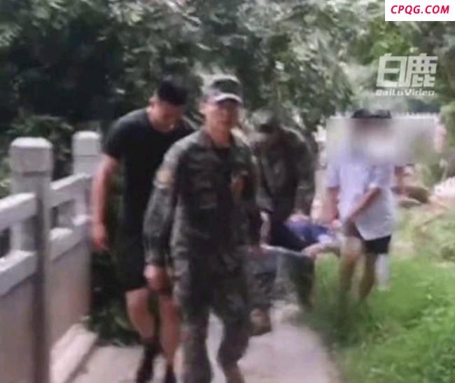 小学生找来武警战士救人后续 小英雄与大爱官兵