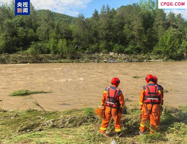 河南西峡强降雨超800人救援 全力搜救失联人员