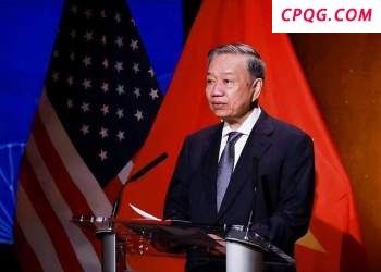 回顾海军舰艇8次访港高光时刻 荣耀再现香江