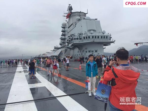 王若愚：我军两艘航母首次对外开放，为何都设在香港？