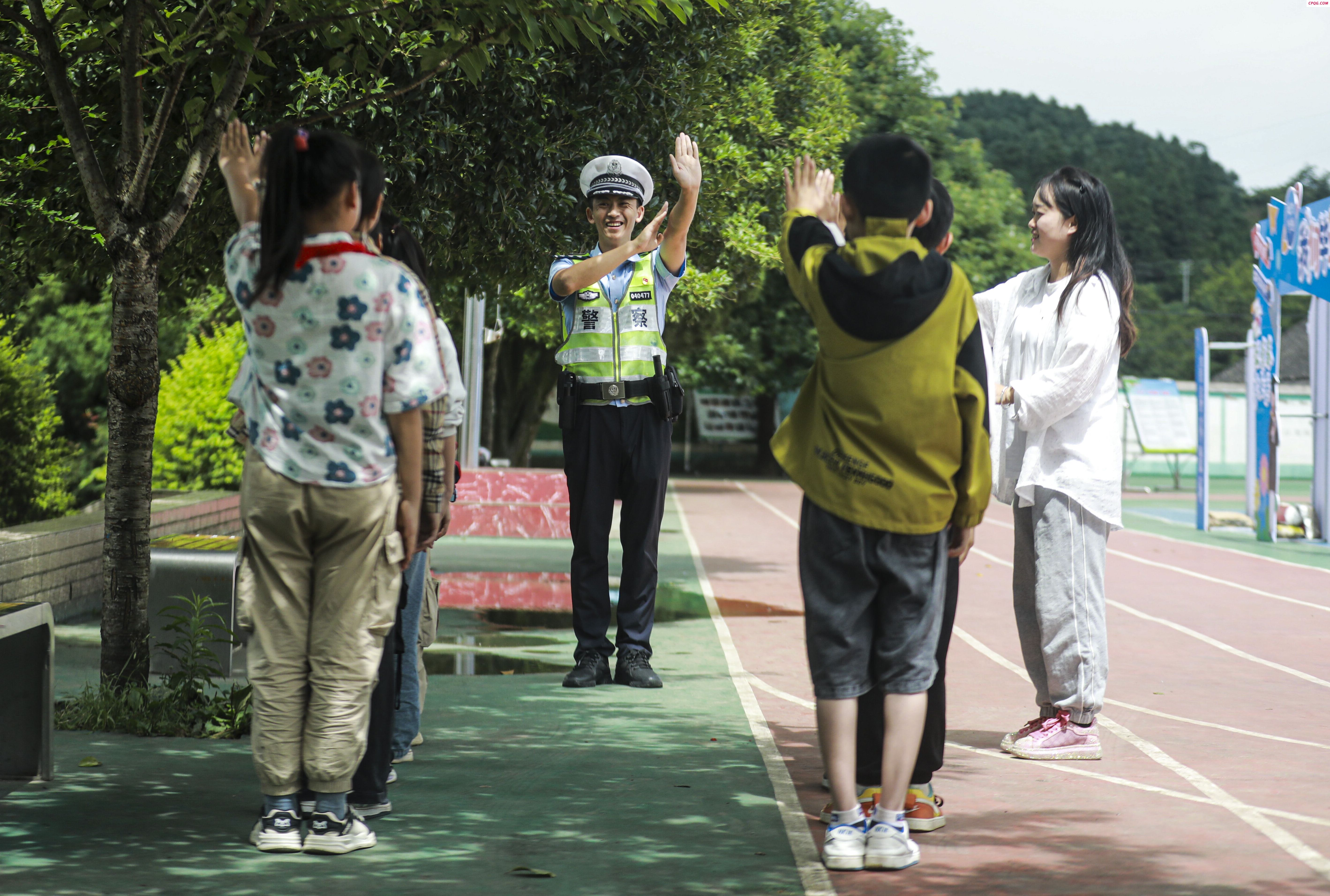 贵州黔西：交通安全知识进校园