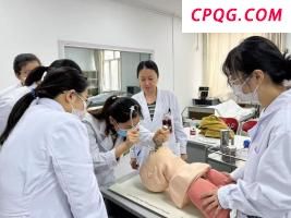 人社局称招服务员要求本科不算歧视 学历门槛引争议