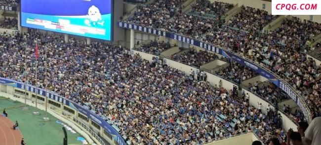 苏超单场观众60396人再度刷新纪录 南京奥体中心见证新高