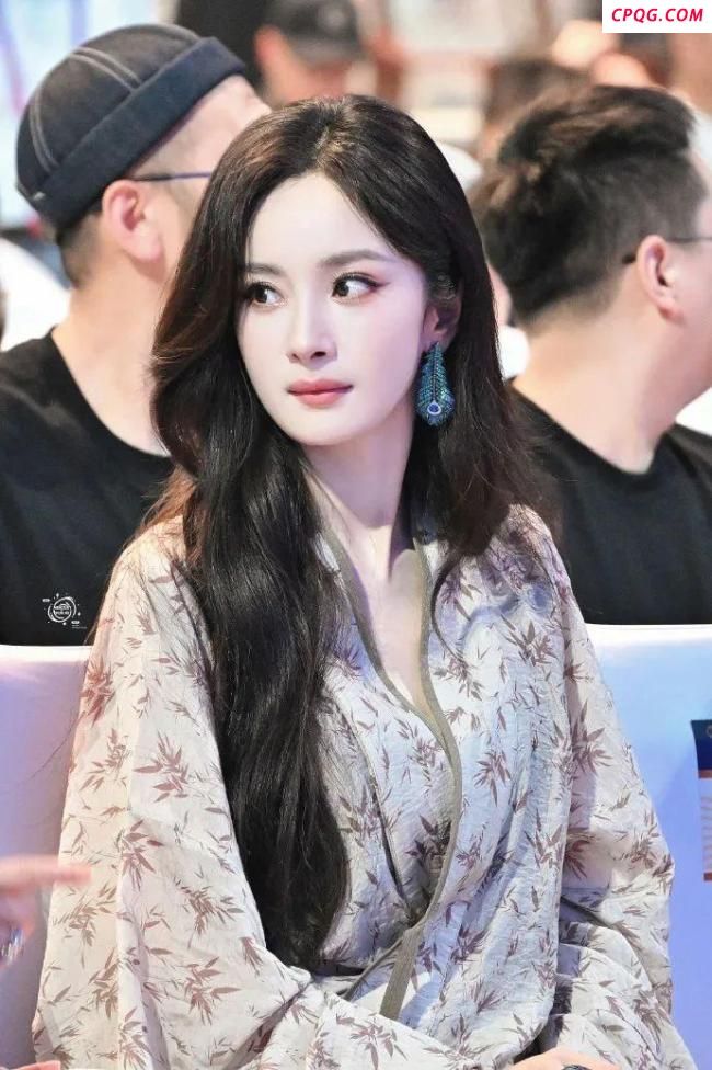 杨幂同款百元汉服销量猛增 明星效应带动潮流