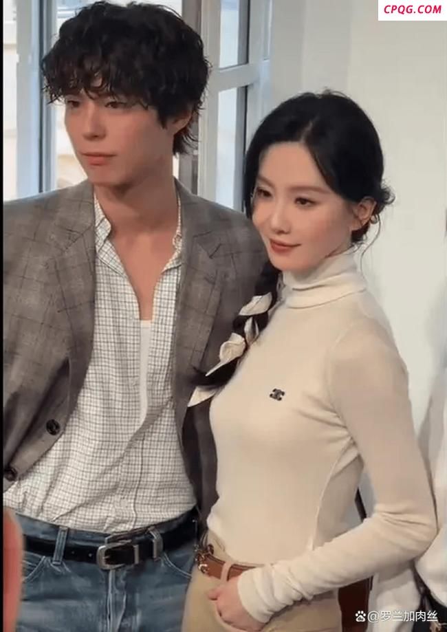 朴宝剑晒与刘诗诗李庚希自拍 同框画面宛如偶像剧