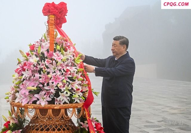 习近平在山西阳泉市向抗战烈士敬献花篮并参观百团大战纪念馆