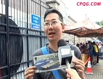为何总让香港群众先看航母