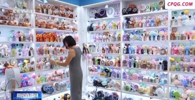“小而美”的中国造产品风靡海外市场 太阳能风扇帽引领潮流