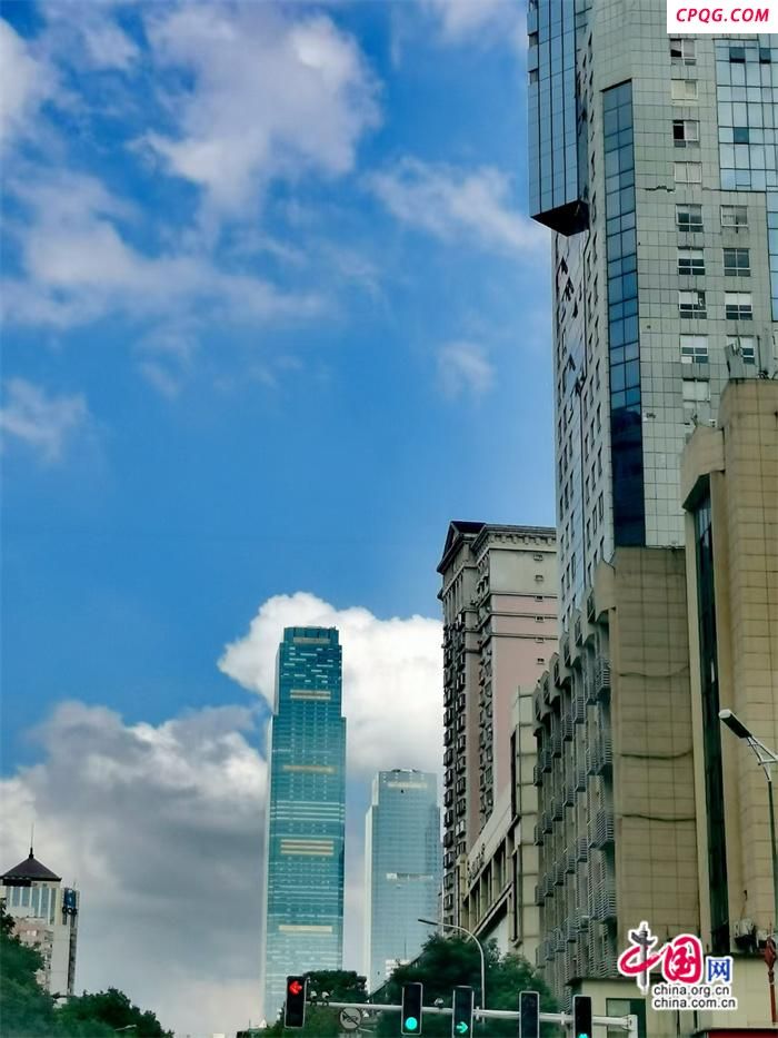 时代周刊：中国拥抱全球游客，美国却自我封闭