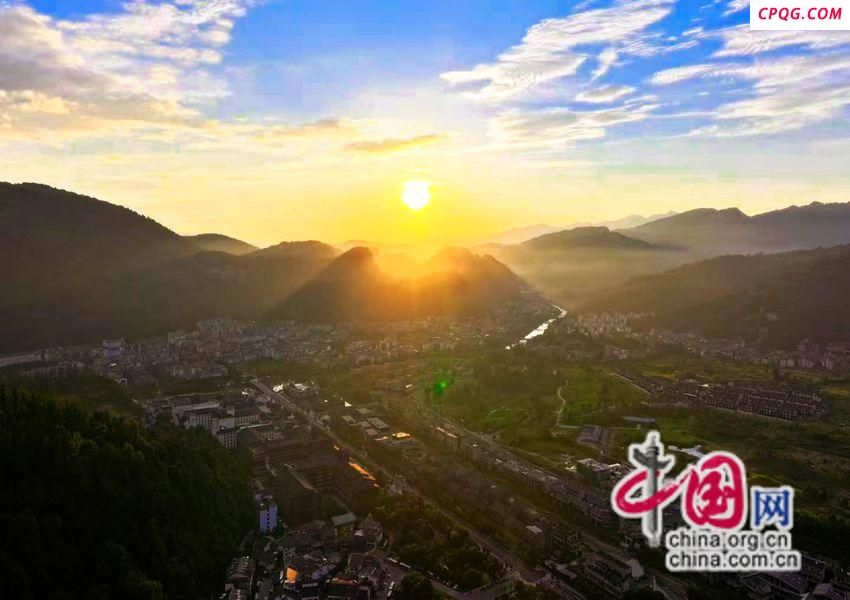 张家界市武陵源区：以平安为钥解锁发展新蓝图