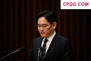 男子过安检被拦怒砸充电宝 情绪失控引火灾