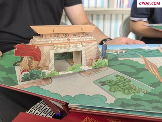 男生收到国防科技大学录取通知书 青春理想与家国情怀