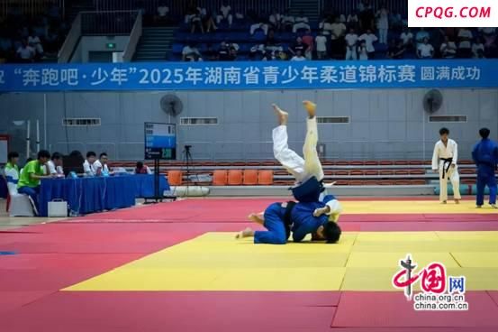 湘西州民族体育学校柔道队首战告捷勇夺全省第一