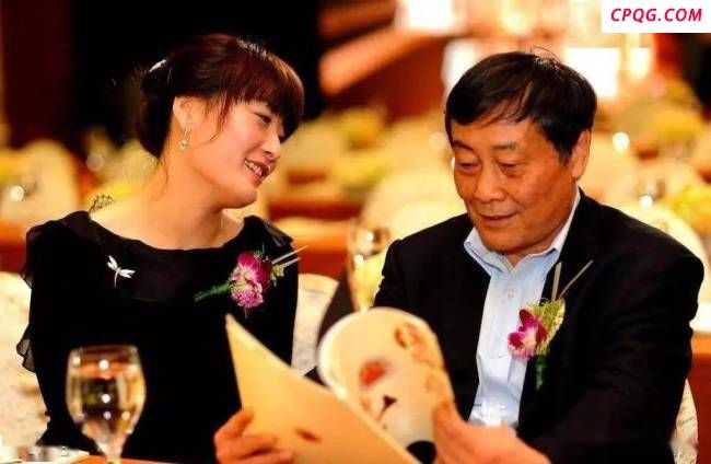宗馥莉曾获美国国籍 2010年退籍 双重护照买房疑云