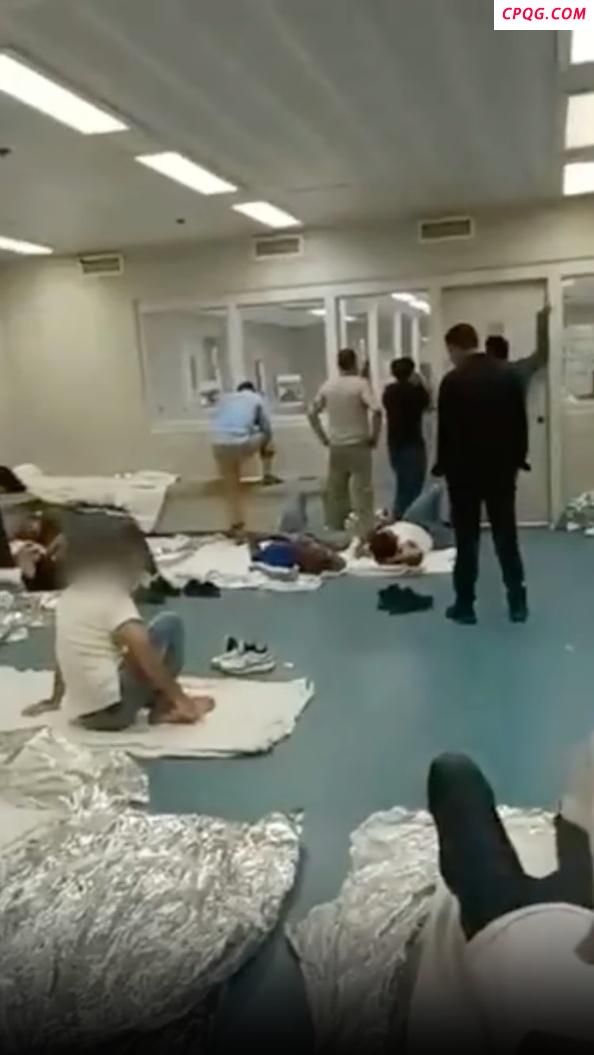 在美被拘移民自称被像狗一样对待