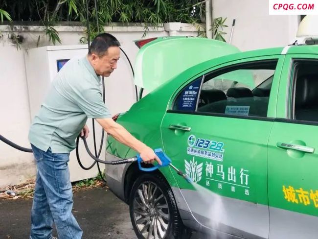 成都将全面提升打车体验 专项行动整治突出问题