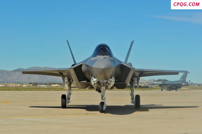 美媒称美军缩减F-35战机采购量