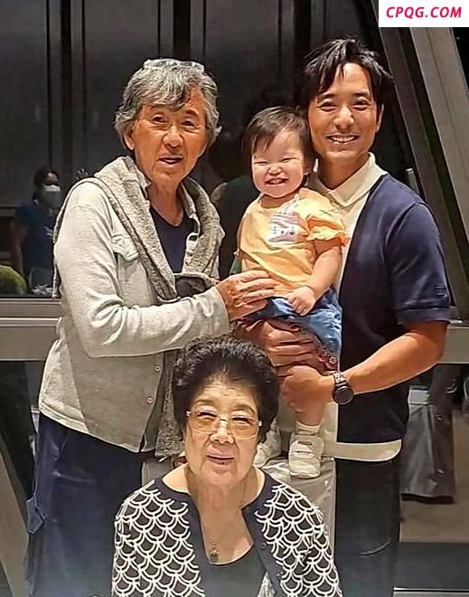 叶倩文林子祥带孙女彩排