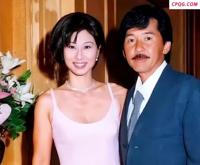 叶倩文林子祥带孙女彩排 三代同堂其乐融融