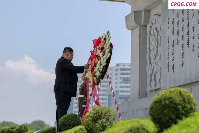 金正恩参谒中朝友谊塔并献花圈