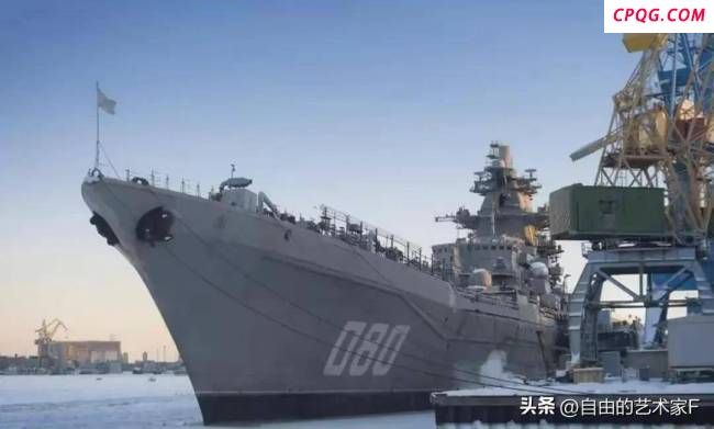 普京取消海军阅兵暴露俄军哪些问题 经济与民意双重压力