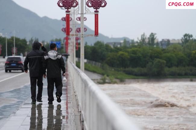 北京潮河白河交汇处水面宽近300米