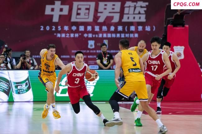 中国男篮热身赛险胜波黑队