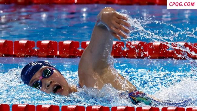 李冰洁获女子200米自由泳银牌