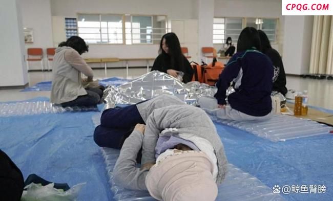 日本降低国内部分地区海啸预警级别