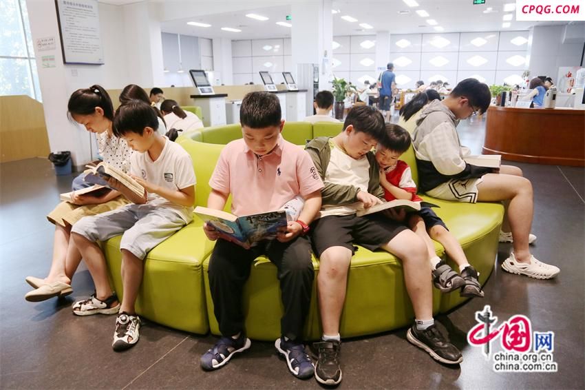 徐州睢宁：夏日书香远，阅读暑意浓(组图)
