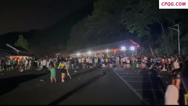 贵州一漂流景区大量游客滞留至半夜
