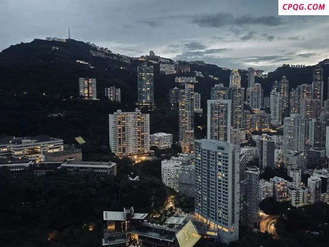 许家印香港豪宅被曝违建5000尺 恒大财富象征面临清拆