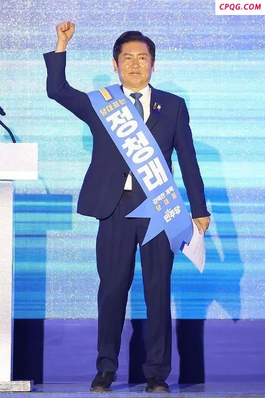 韩执政党新党首曾火烧美国大使官邸