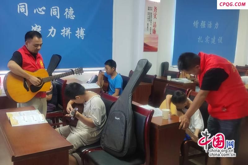 音乐+农耕+陪伴 乡村公益课堂“声”动一夏