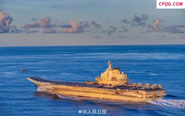 辽宁舰遭无人机逼近，歼15挂弹升空